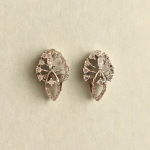 🌿Nature-Inspired Leaf Stud Earrings
